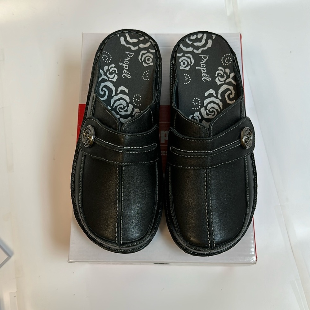 Propet Jana, Full Grain Black Leather Mule / Clog y2k Comfy